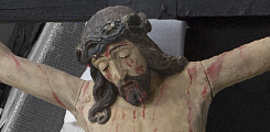 Christ en croix polychrome, groupe sculpté, église Saint-Martin de Chamoux-sur-Gelon (Savoie)