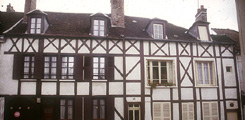 Maison à pan de bois, 47 rue Saint-Jacques, Joigny (Yonne) -Bourgogne